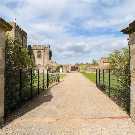 Snape Castle Under Croft And Gardens Сasa de vacaciones Bedale