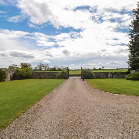 度假居 Snape Castle Under Croft And Gardens