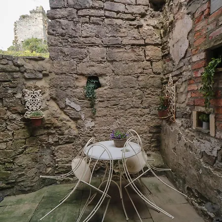 Snape Castle Under Croft And Gardens * 贝德尔