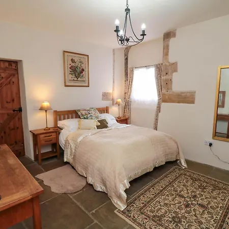 Snape Castle Under Croft And Gardens * Bedale