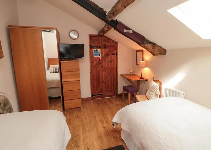 Snape Castle Under Croft And Gardens Ferienhaus *