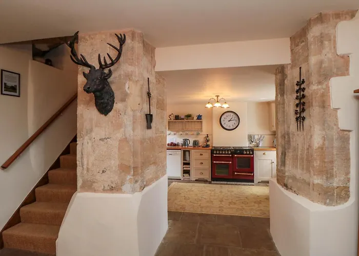 Snape Castle Under Croft And Gardens Ferienhaus *