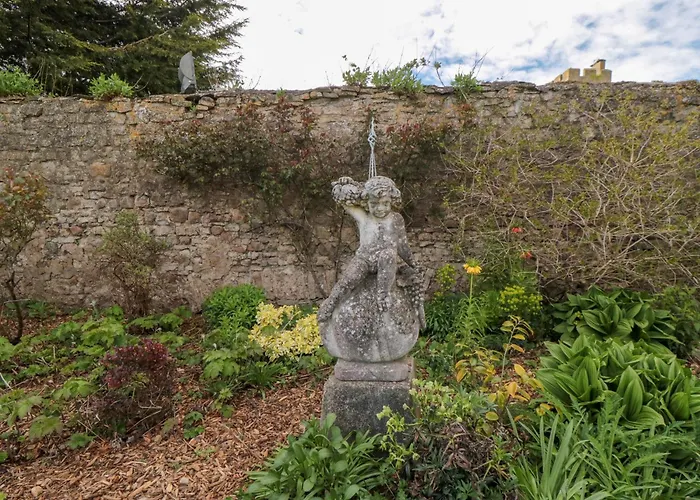 Ferienhaus Snape Castle Under Croft And Gardens Bedale